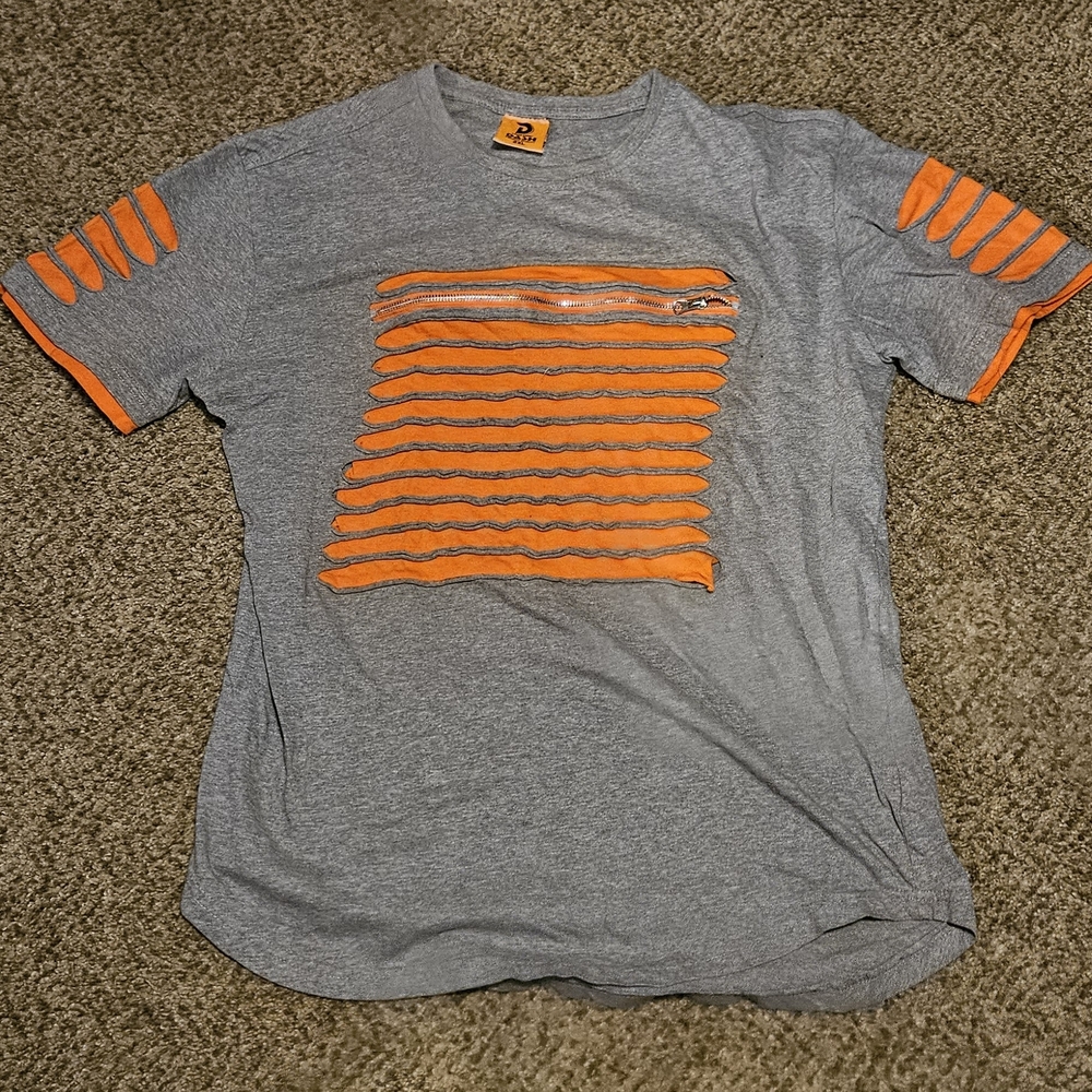 Dynamic Gray and Orange Men's Short Sleeve Tee